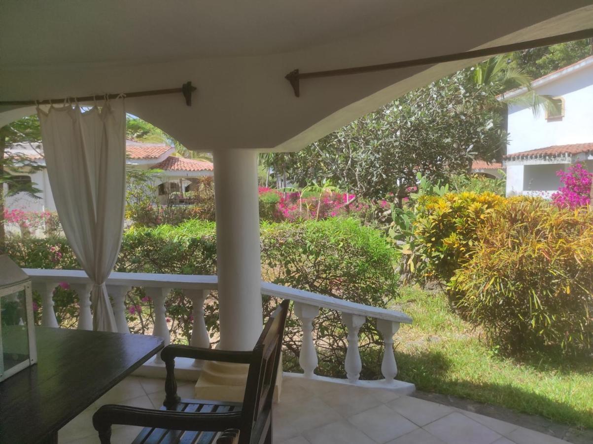 2Livu Villas Watamu Exteriör bild