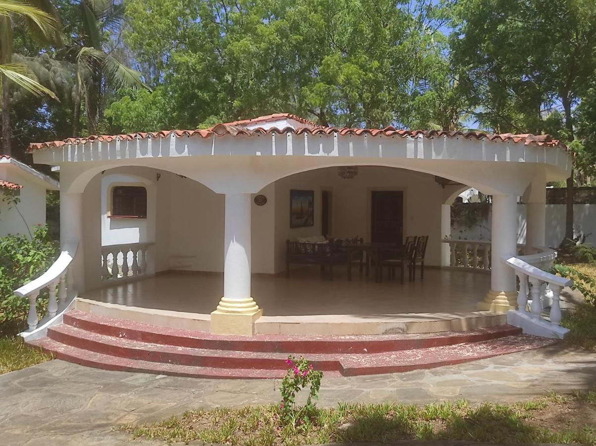 2Livu Villas Watamu Exteriör bild