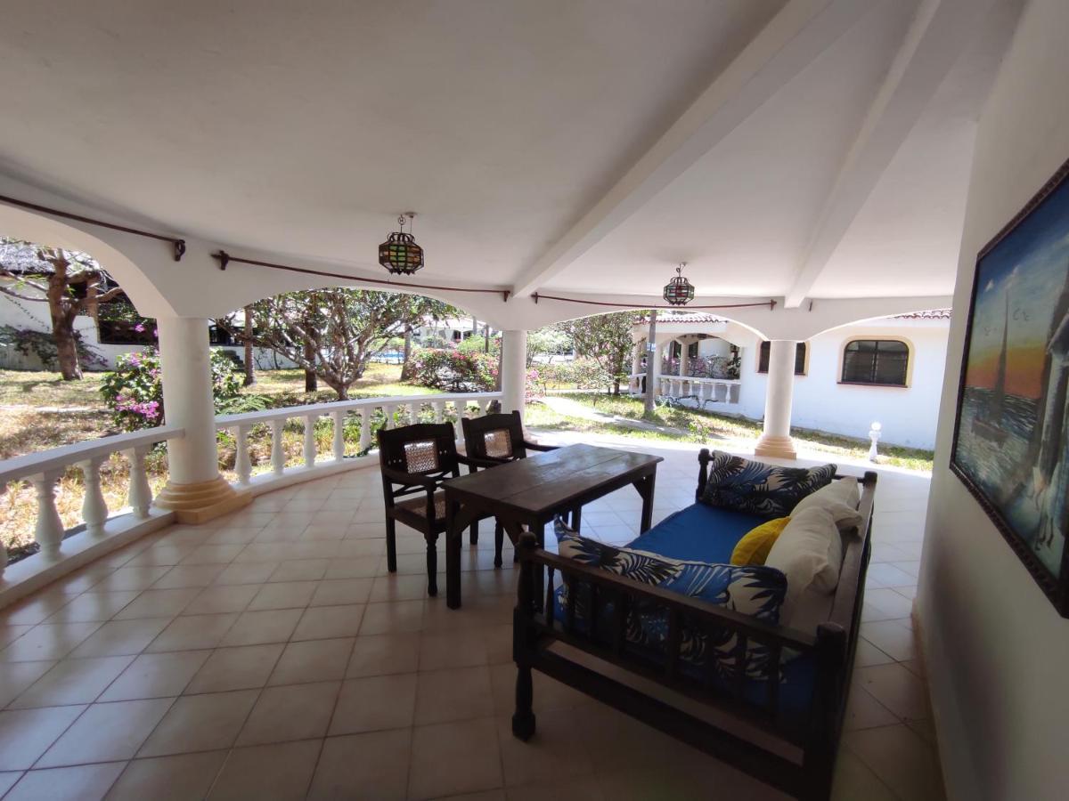 2Livu Villas Watamu Exteriör bild