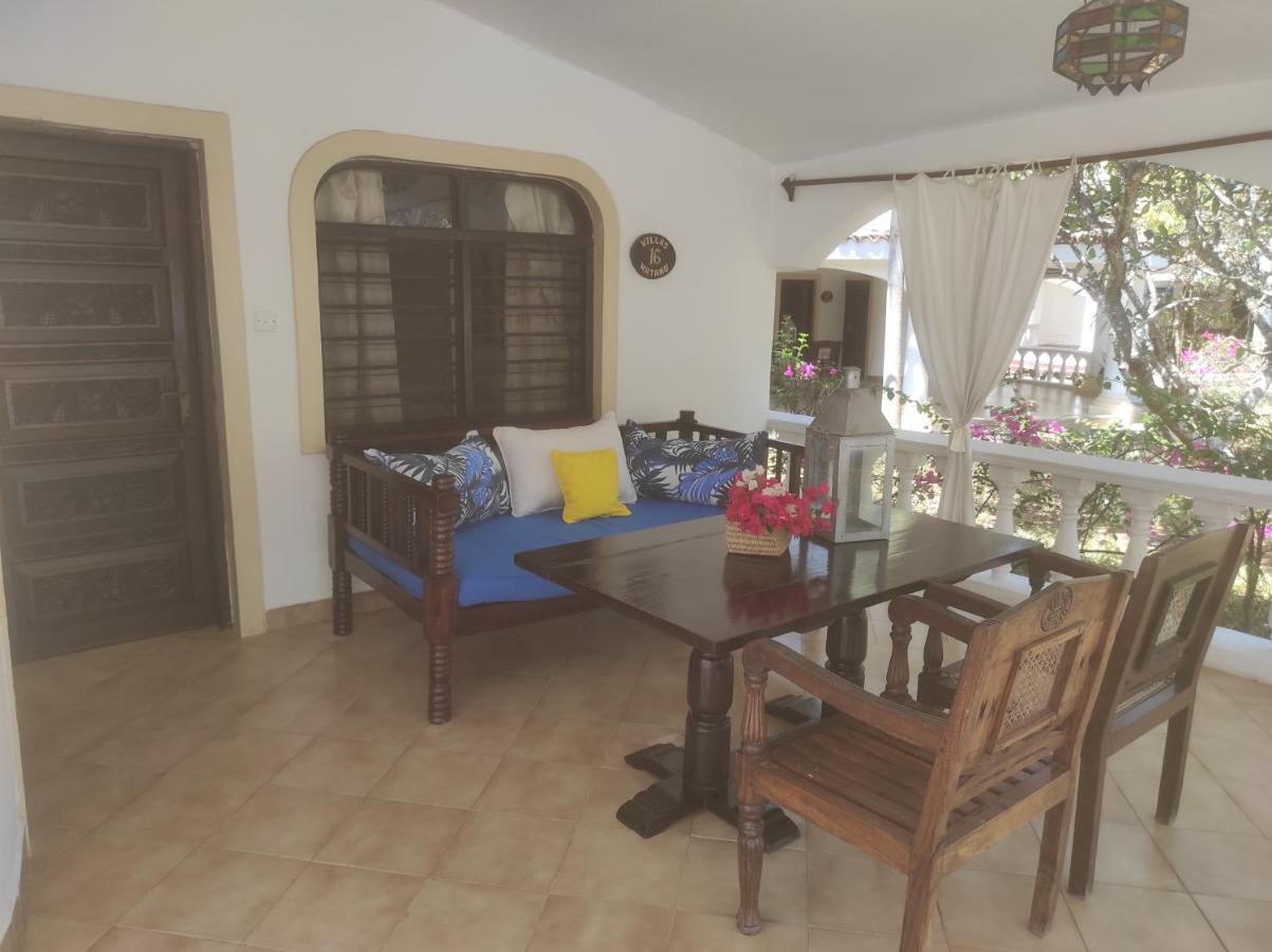 2Livu Villas Watamu Exteriör bild