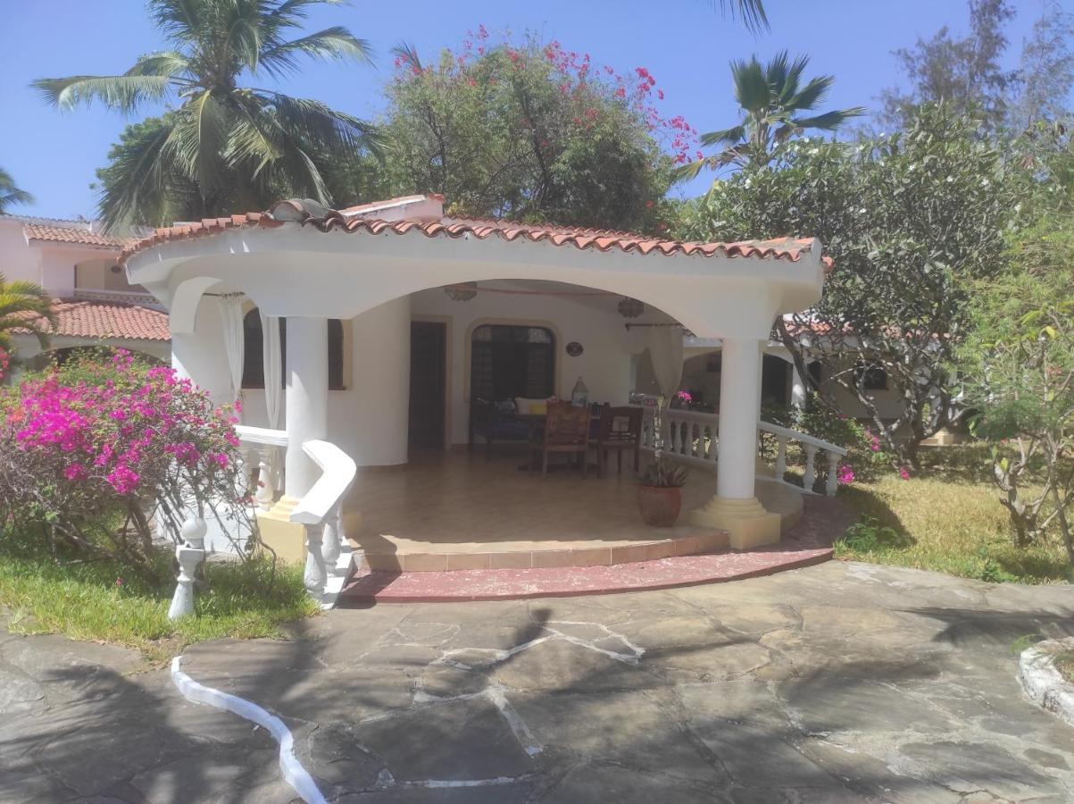 2Livu Villas Watamu Exteriör bild