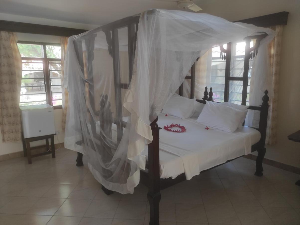 2Livu Villas Watamu Exteriör bild