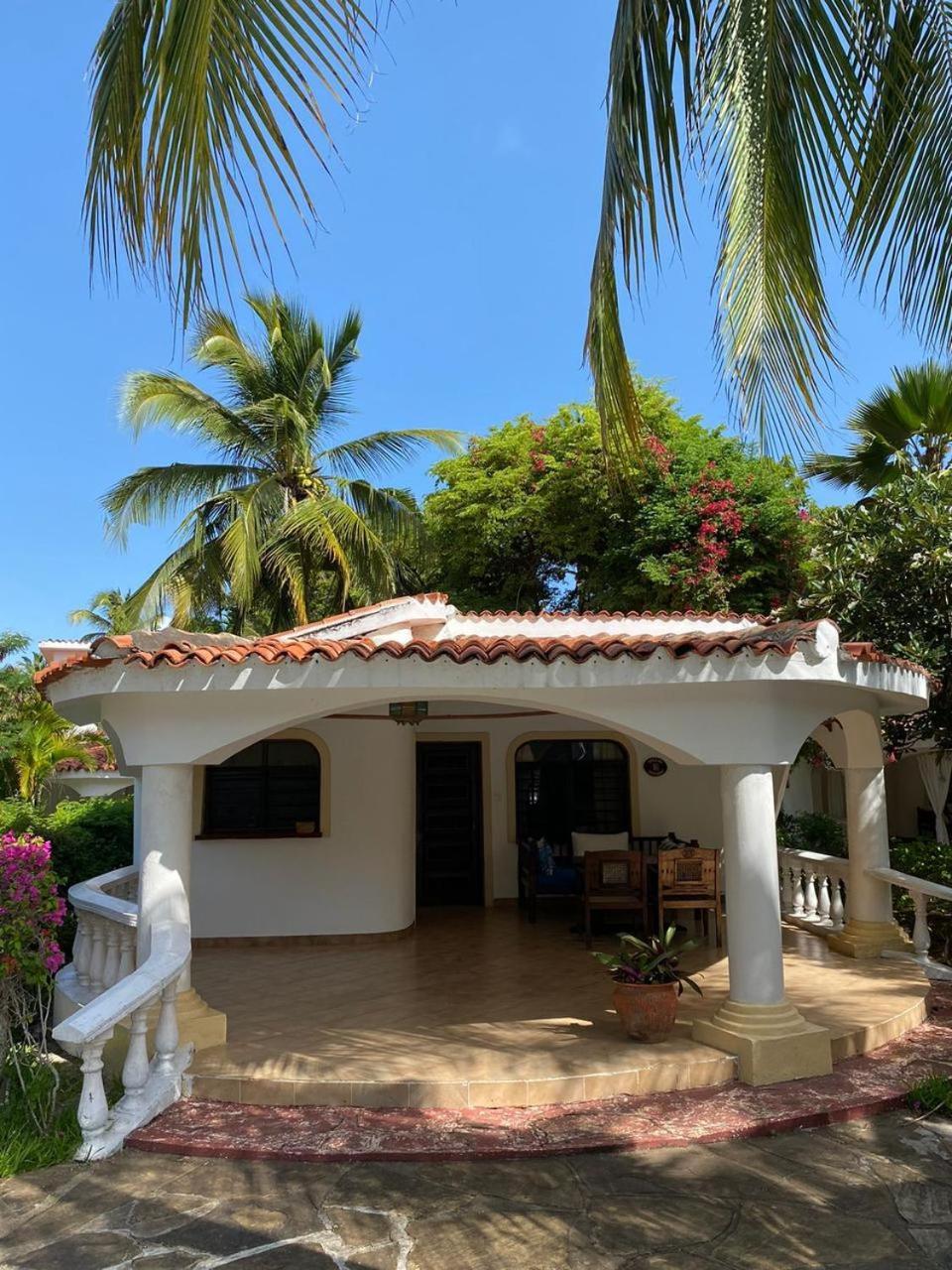 2Livu Villas Watamu Exteriör bild